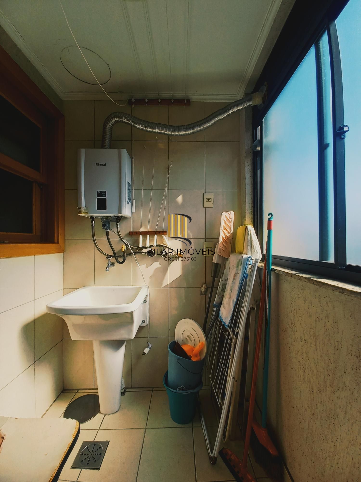 APARTAMENTO BAIRRO SANTANA COM 2 QUARTOS 2 GARAGENS