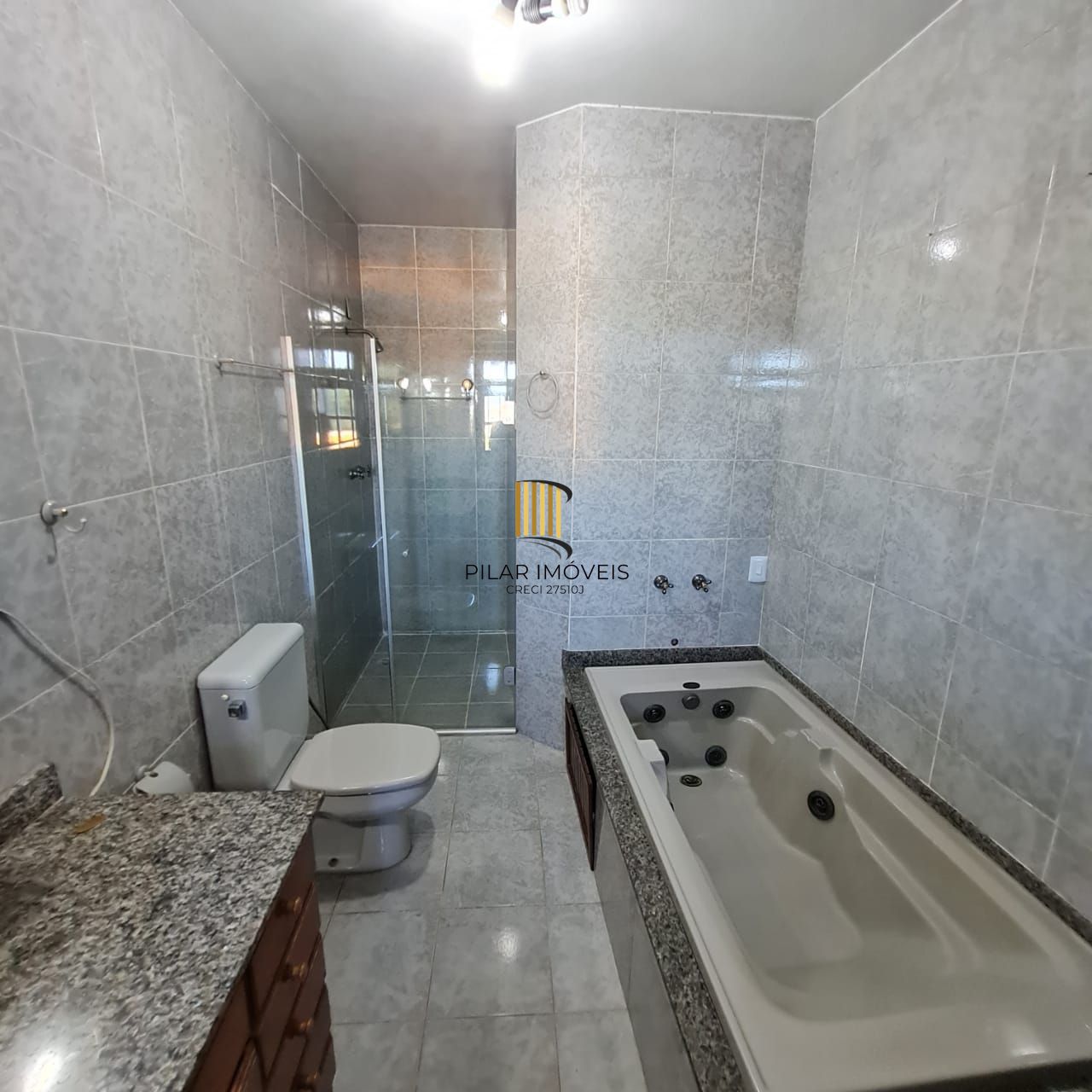Casa 4 dormitórios no bairro Medianeira