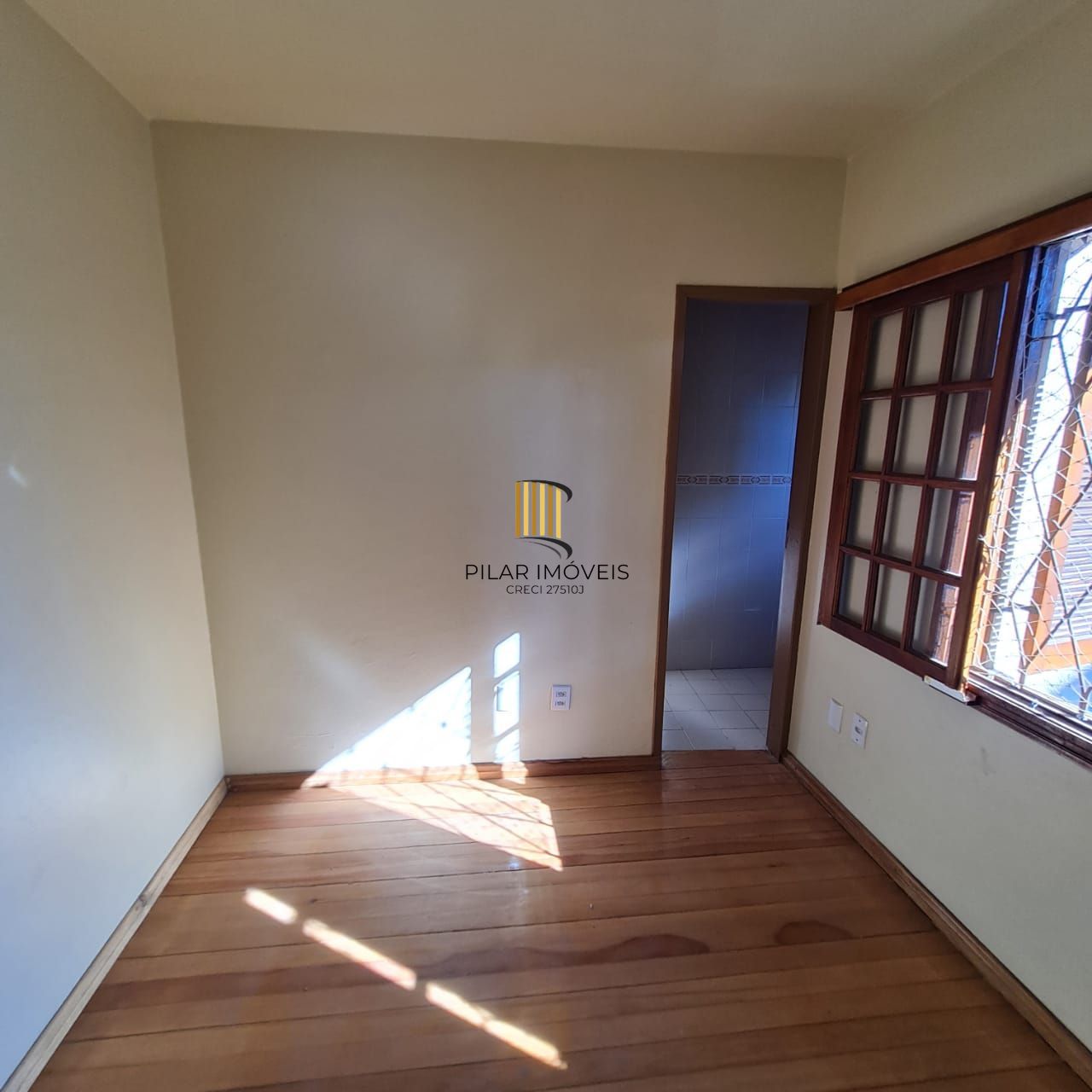 Casa 4 dormitórios no bairro Medianeira