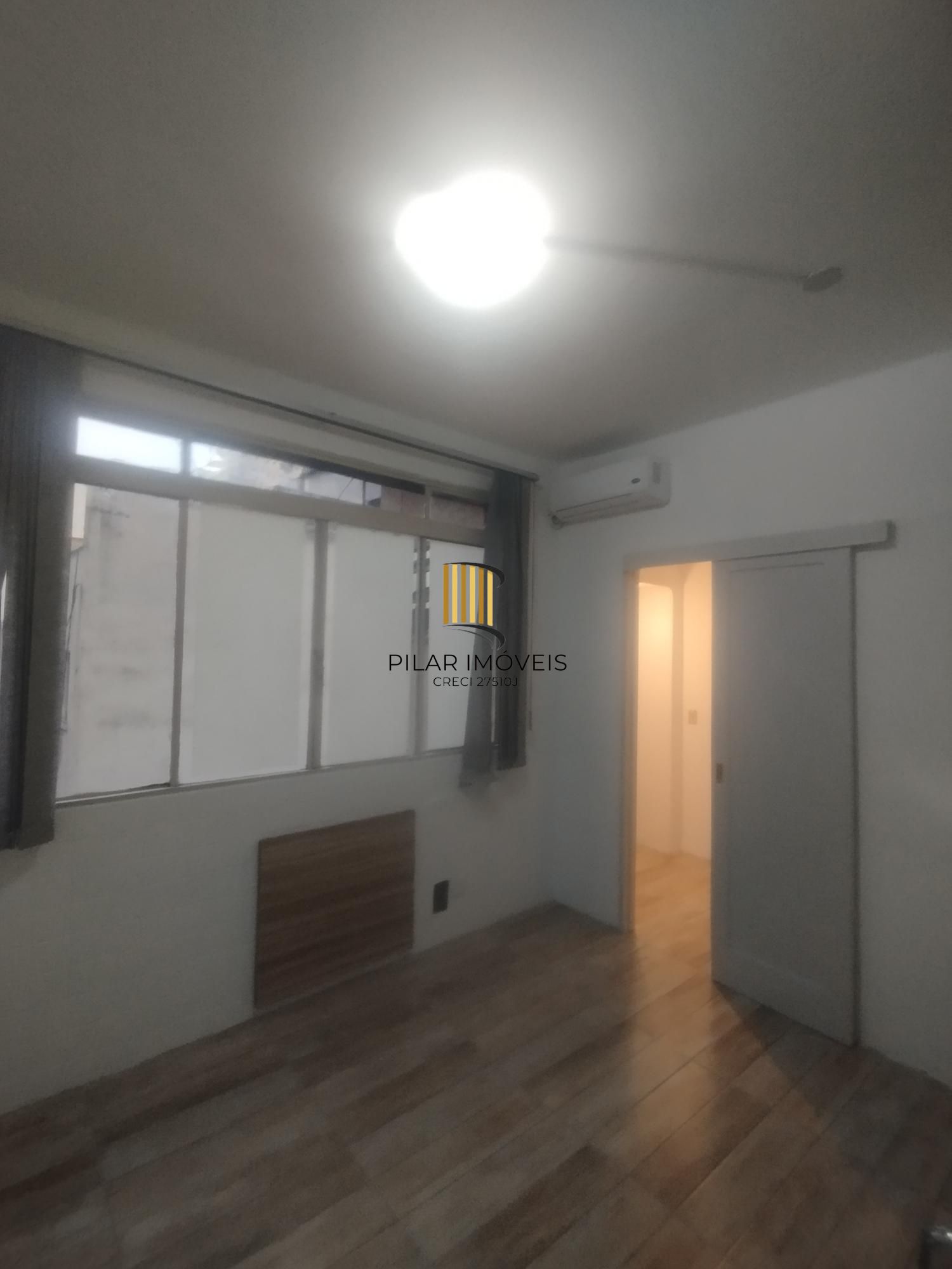 Sala Comercial 1 dormitório no bairro Centro Histórico