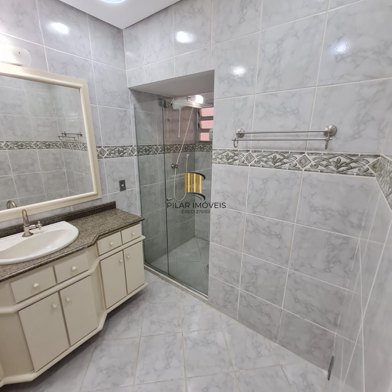 APARTAMENTO 03 DORMITÓRIOS DE FRENTE BAIRRO PETROPOLIS