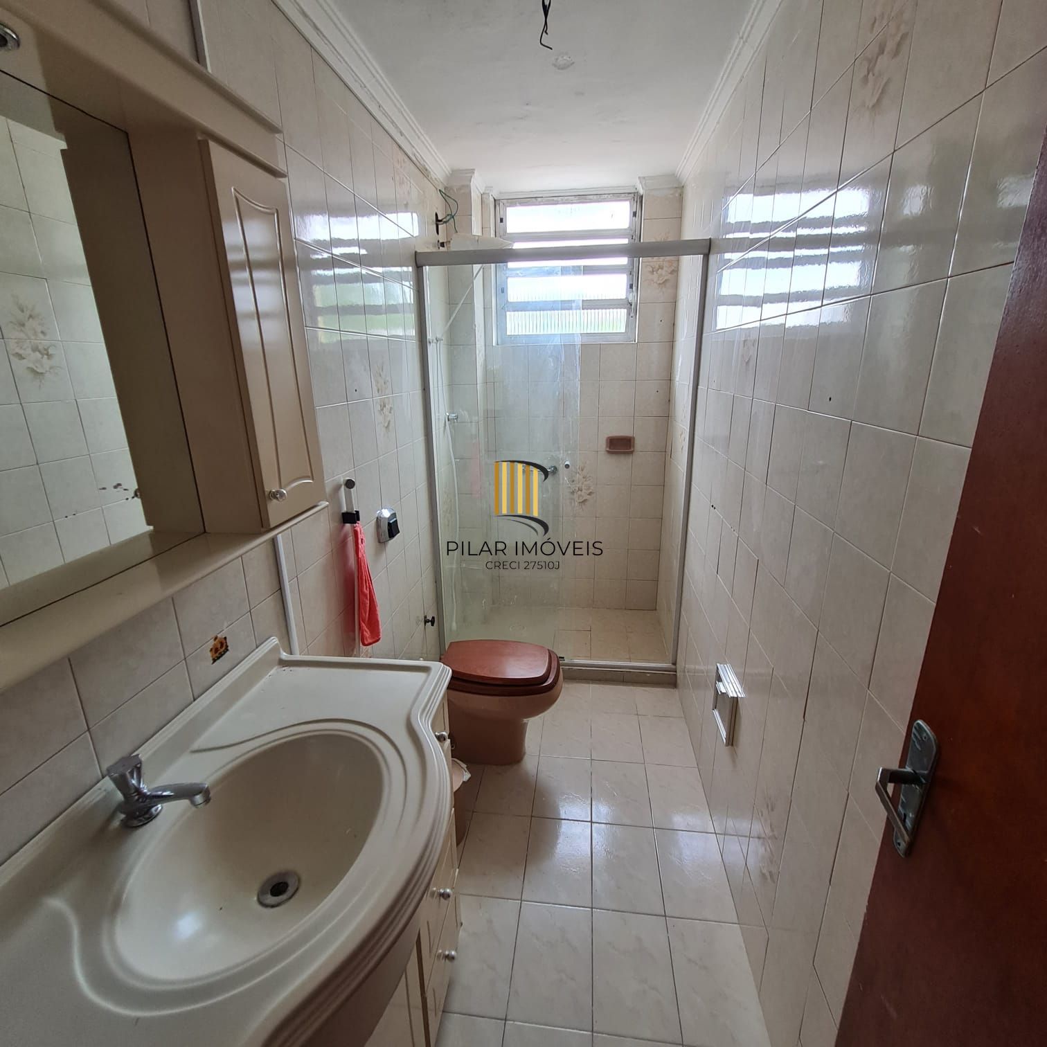 APTO 2 DORMITÓRIOS COM DEPENDÊNCIA EMPREGADA