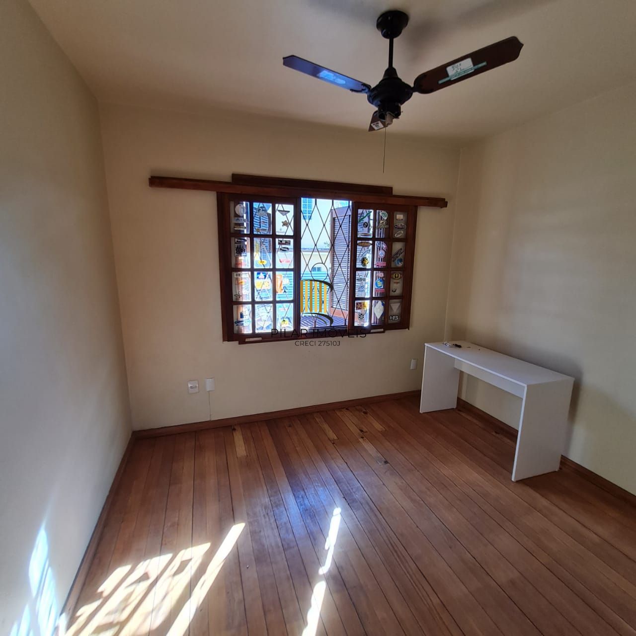Casa 4 dormitórios no bairro Medianeira