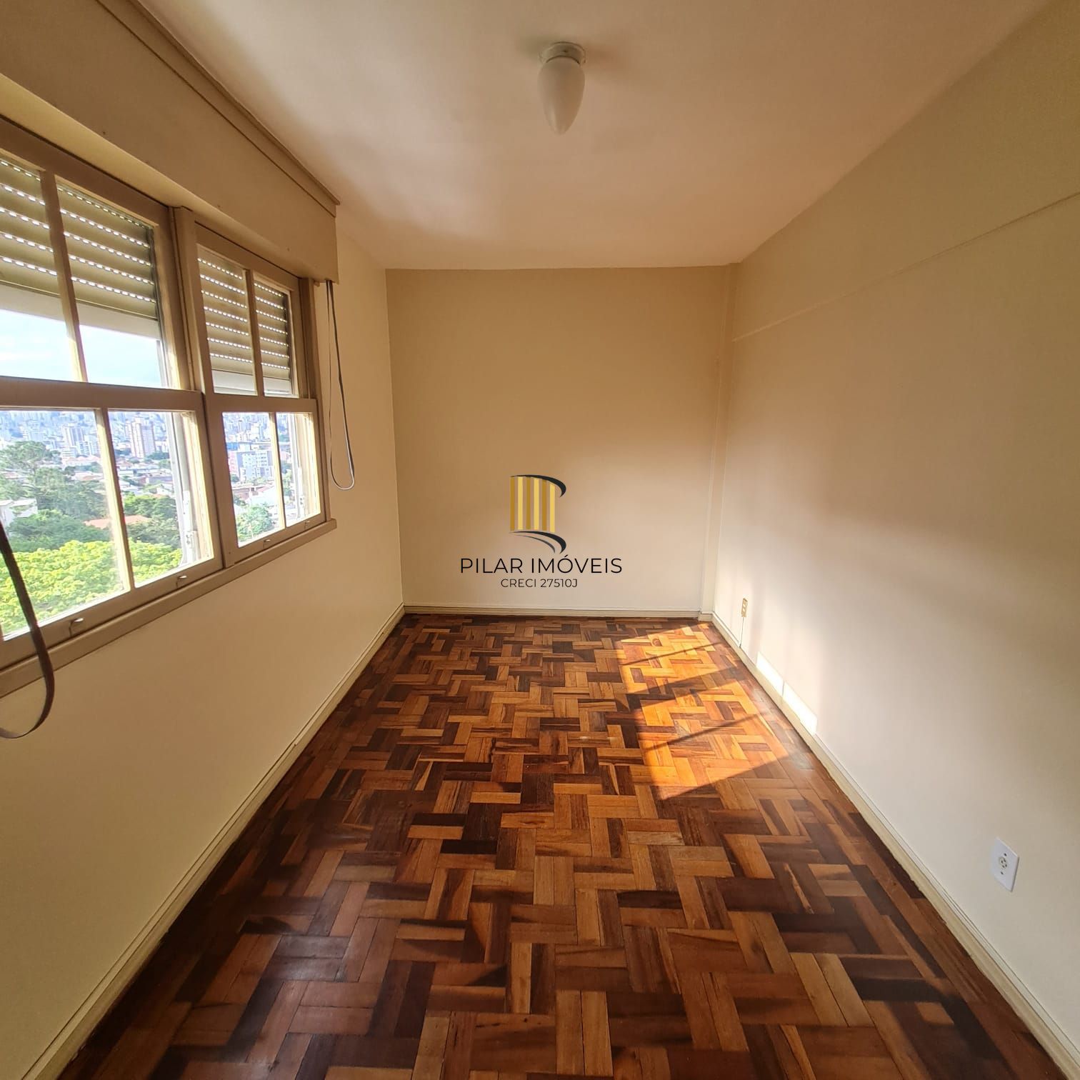 APTO DESOCUPADO IMEDIAÇÕES IGREJA SANTO ANTONIO