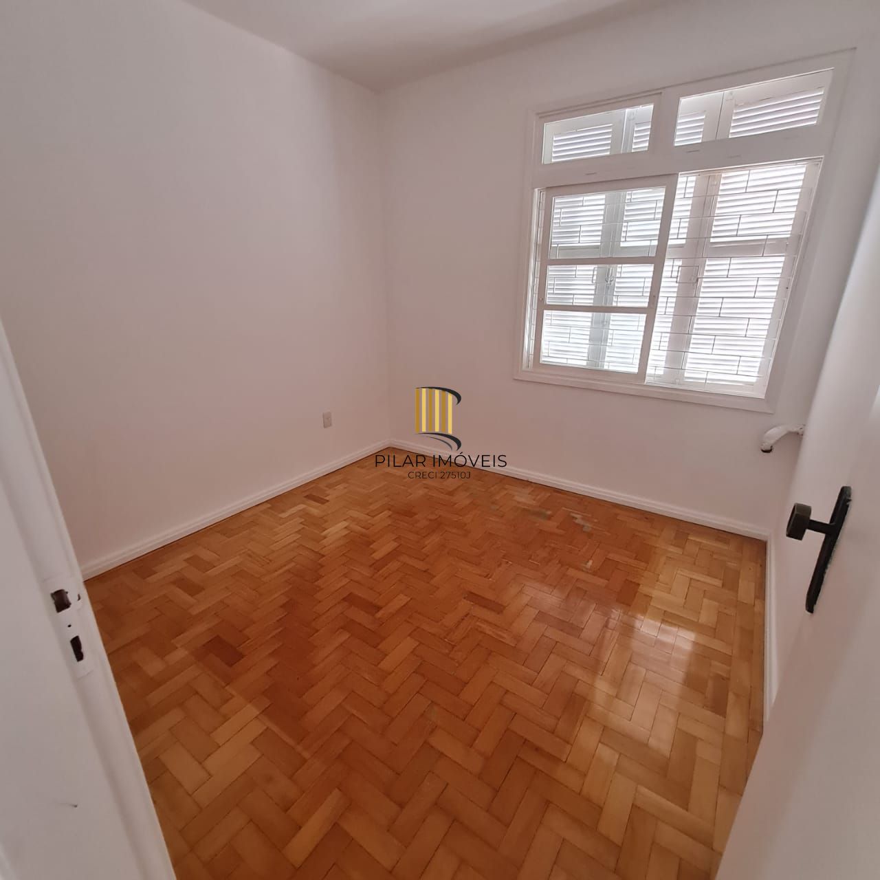 APARTAMENTO 03 DORMITÓRIOS DE FRENTE BAIRRO PETROPOLIS