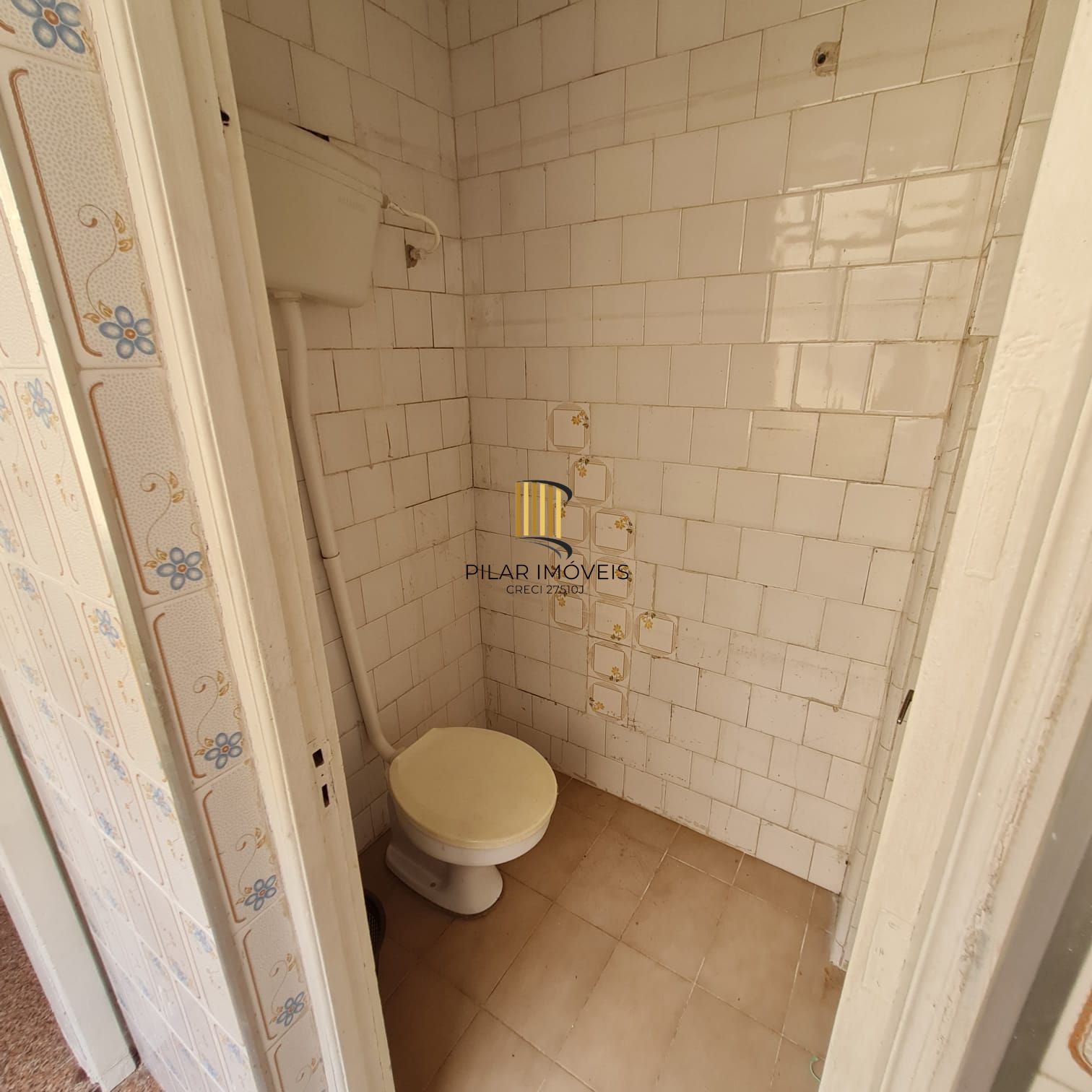 APTO 2 DORMITÓRIOS COM DEPENDÊNCIA EMPREGADA