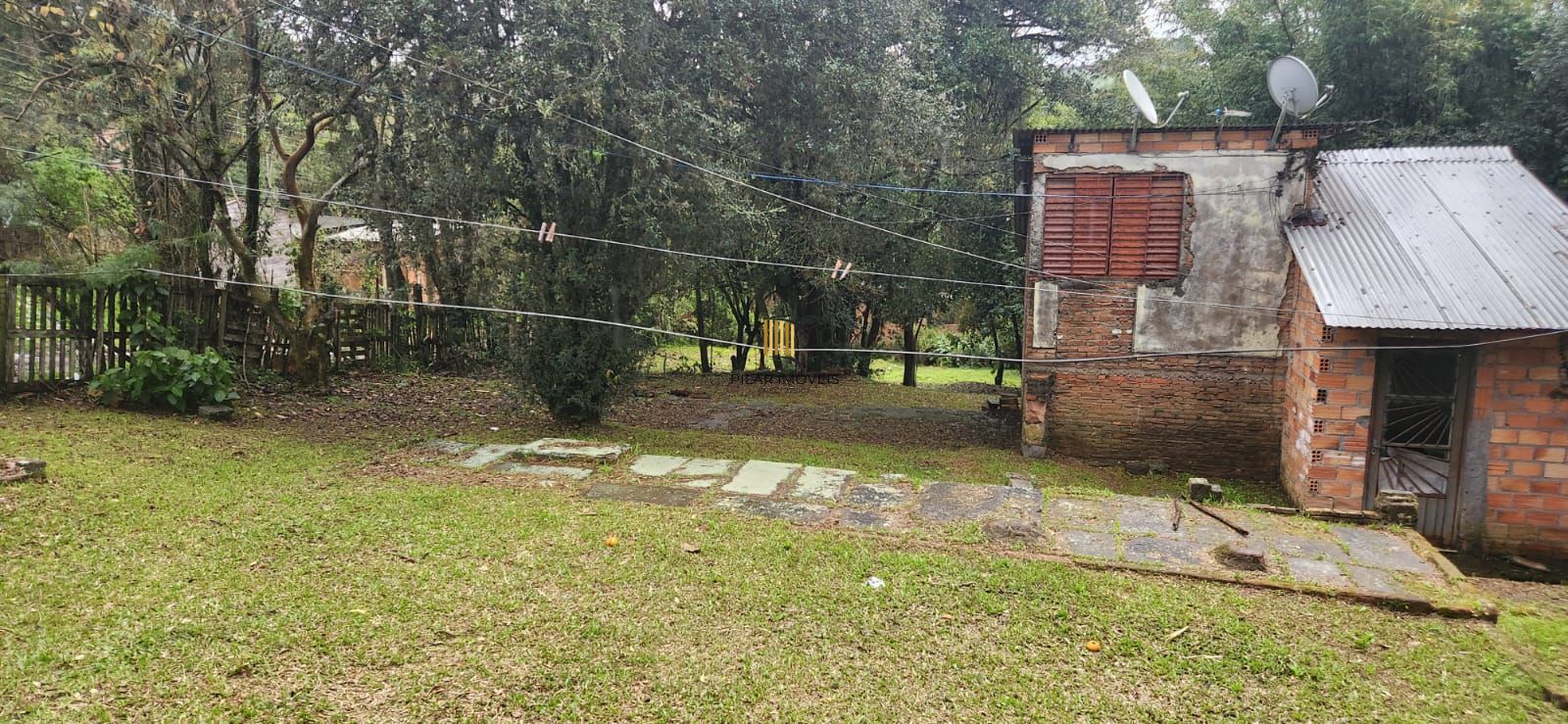 TERRENO ESQUINA PARADA 16 LOMBA DO PINHEIRO
