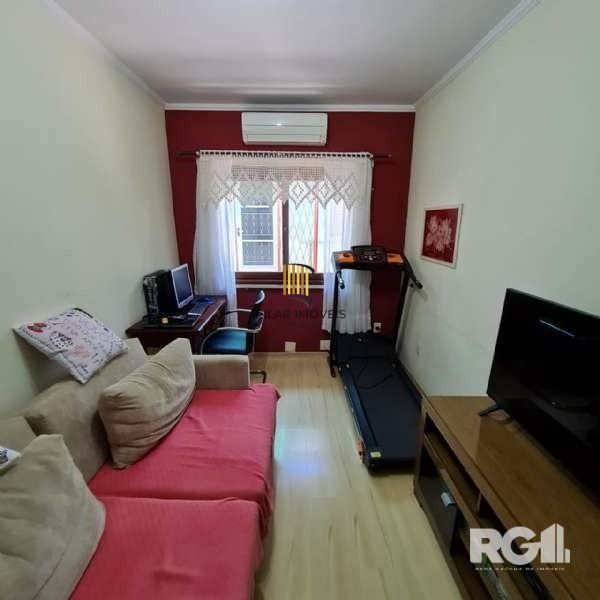 Casa 4 dormitórios no bairro Partenon