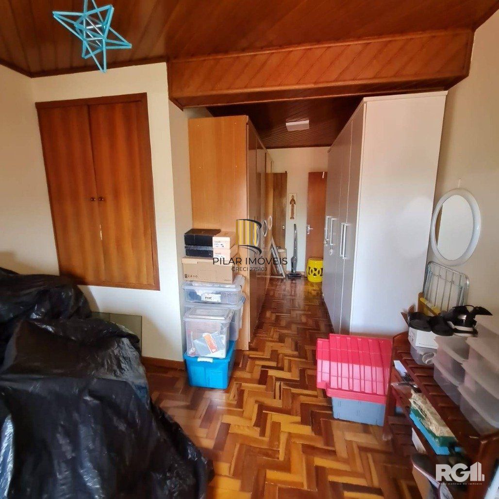 Casa 4 dormitórios no bairro Vila João Pessoa