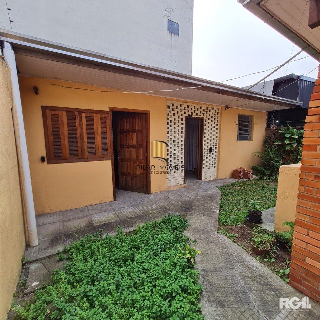 Casa 2 dormitórios no bairro Jardim  Botânico
