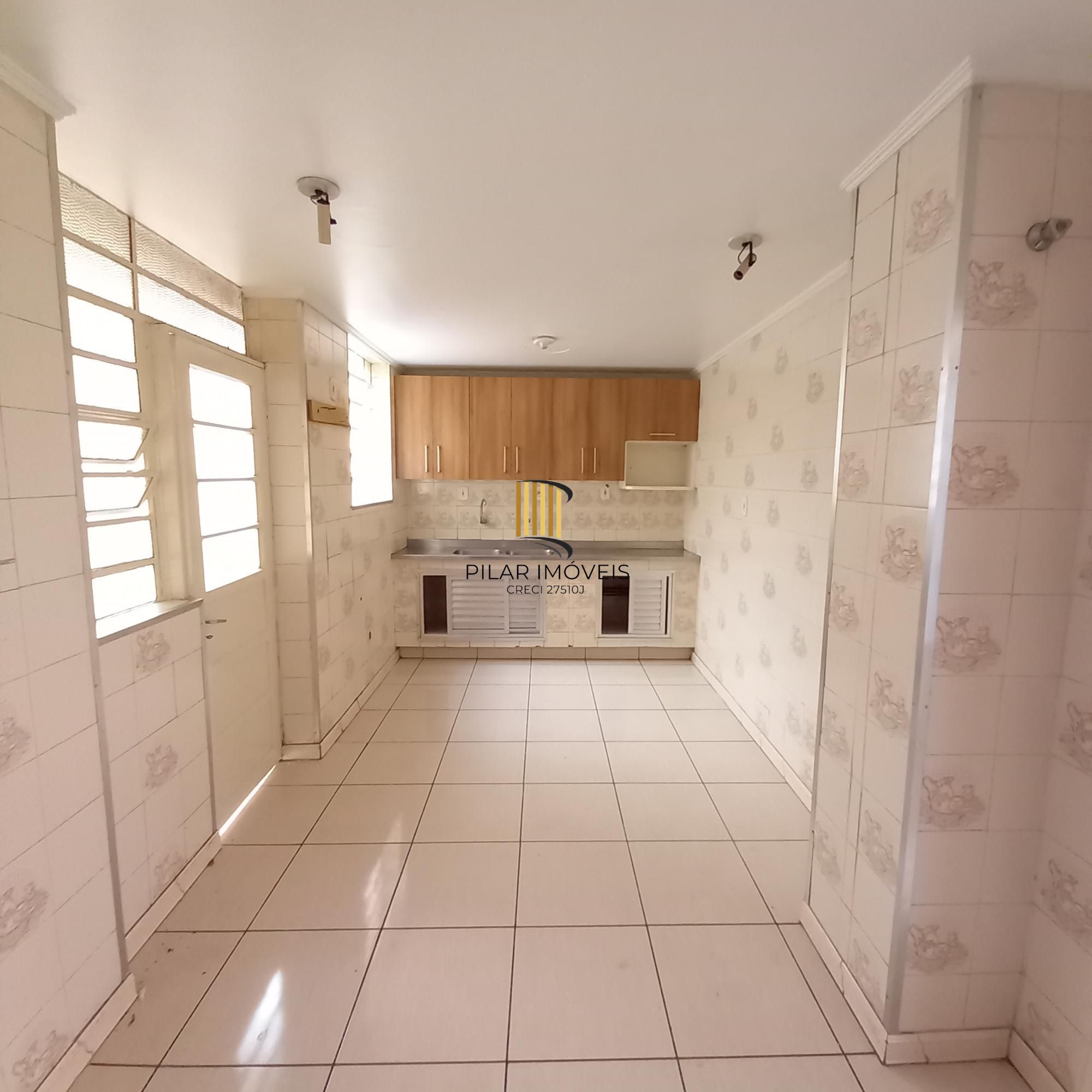 APTO TÉRREO COM PATIO PRIVATIVO 03 QUARTOS