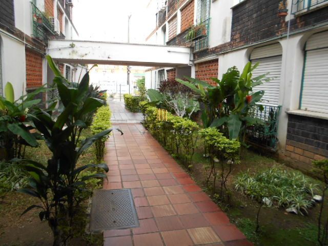 APTO DESOCUPADO PRÓXIMO HOSPITAL PUC/RS