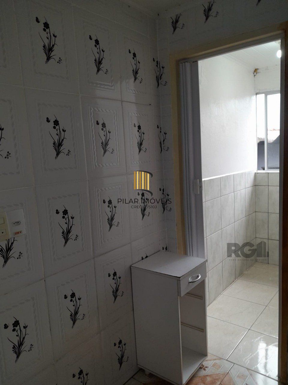 Apartamento 2 dormitórios com garagem fechada