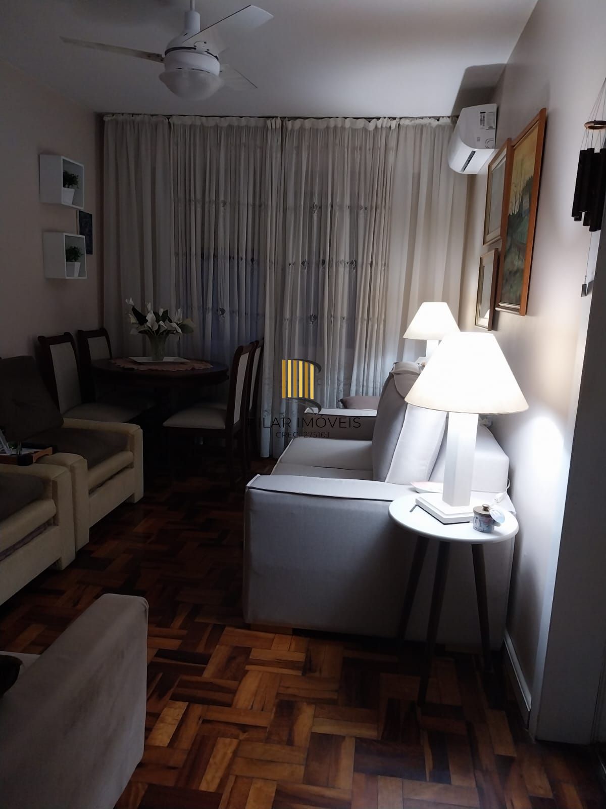 Apartamento 2 dormitórios com box coberto
