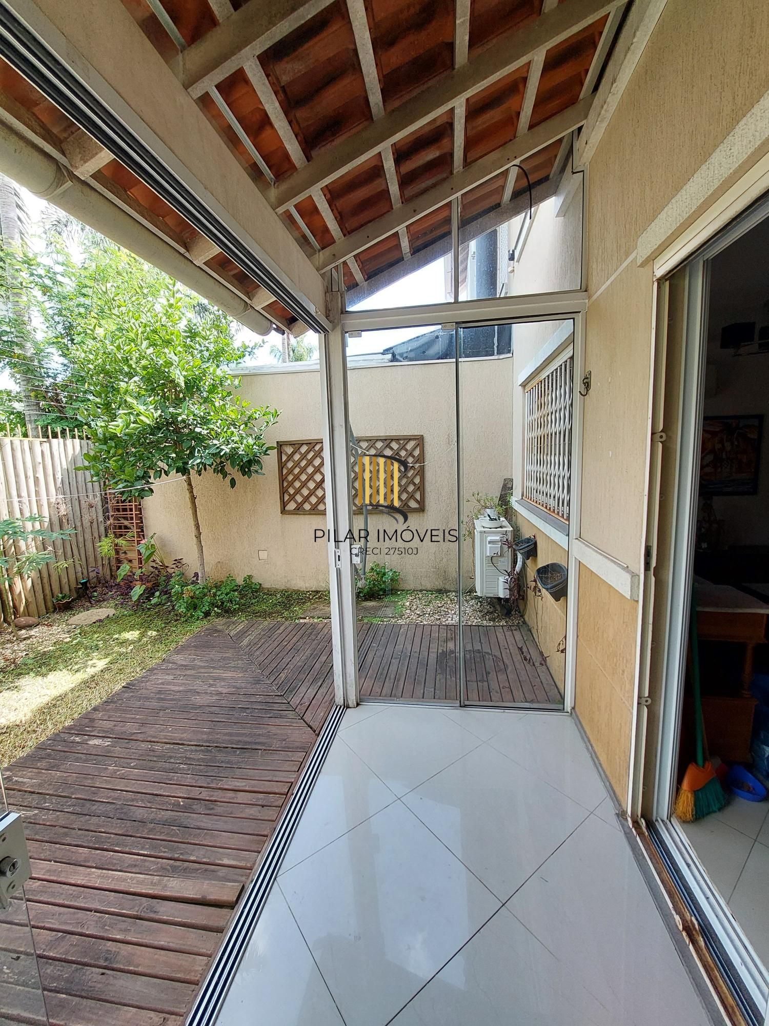 Casa de Condomínio 3 dormitórios no bairro Sarandi