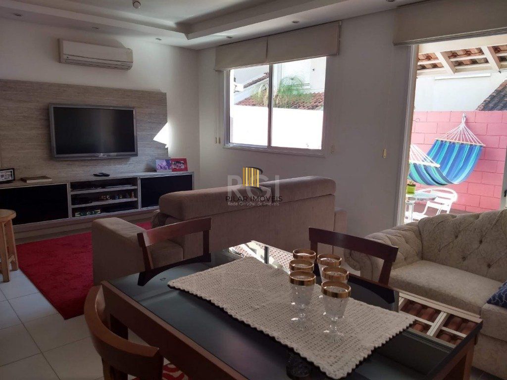 Casa de Condomínio 3 dormitórios no bairro Sarandi