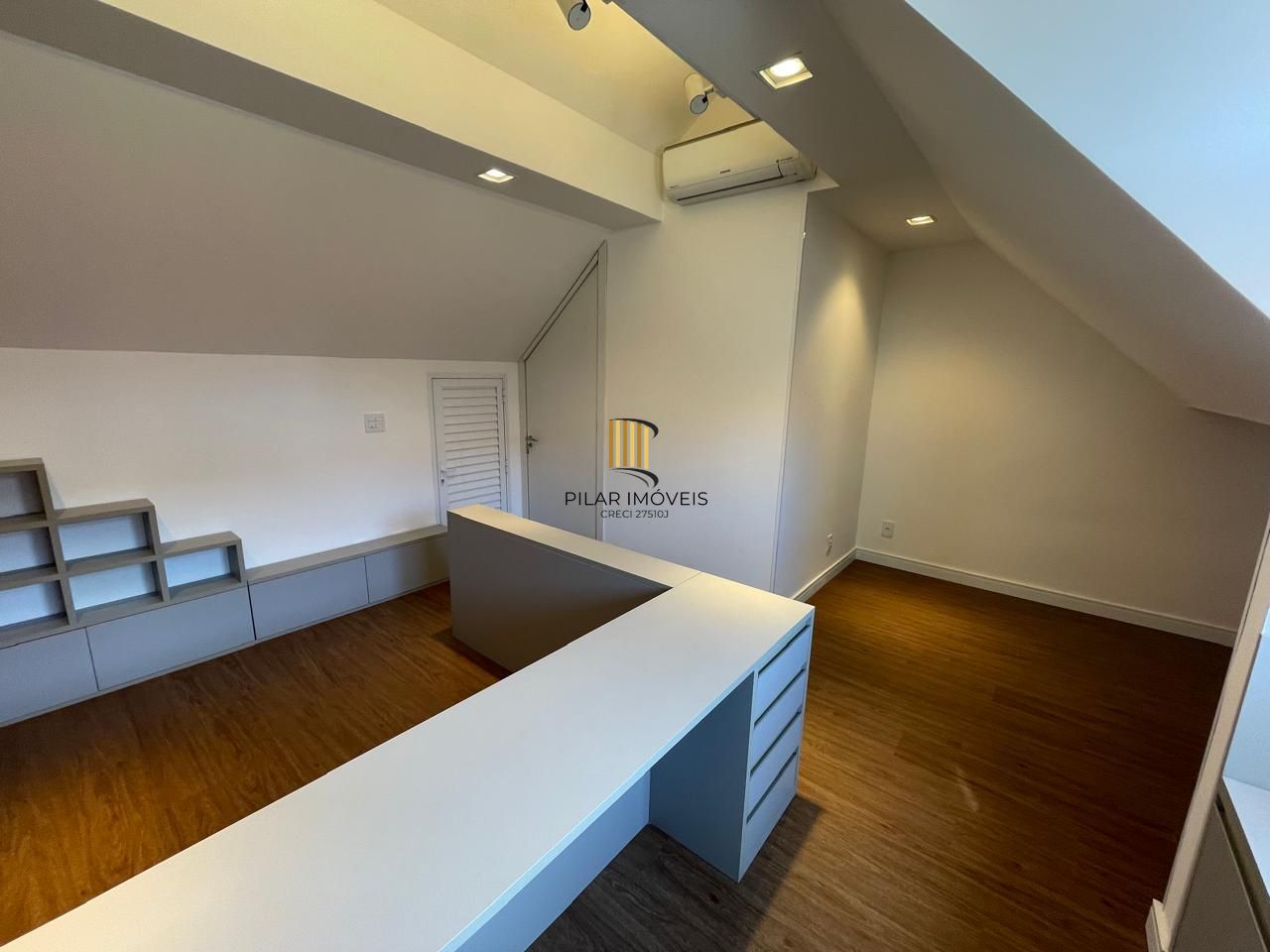 Casa de Condomínio 3 dormitórios no bairro Sarandi