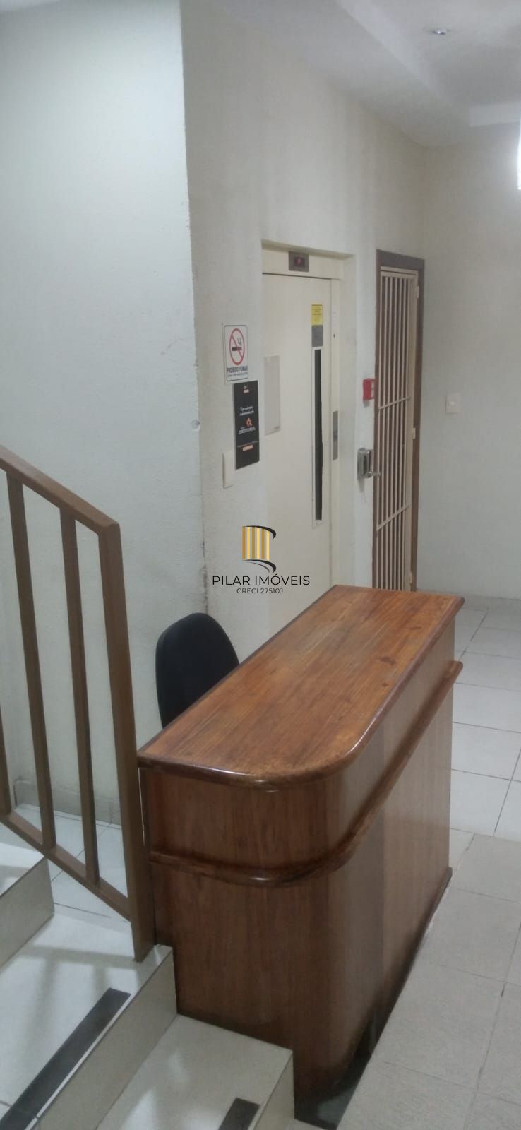 Sala Comercial com 59 m2 com terraço fechado