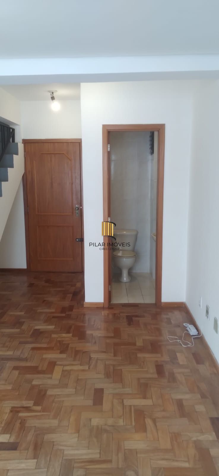 Sala Comercial com 59 m2 com terraço fechado