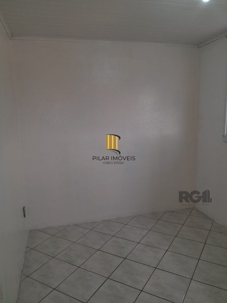 Apartamento 2 dormitórios com garagem fechada