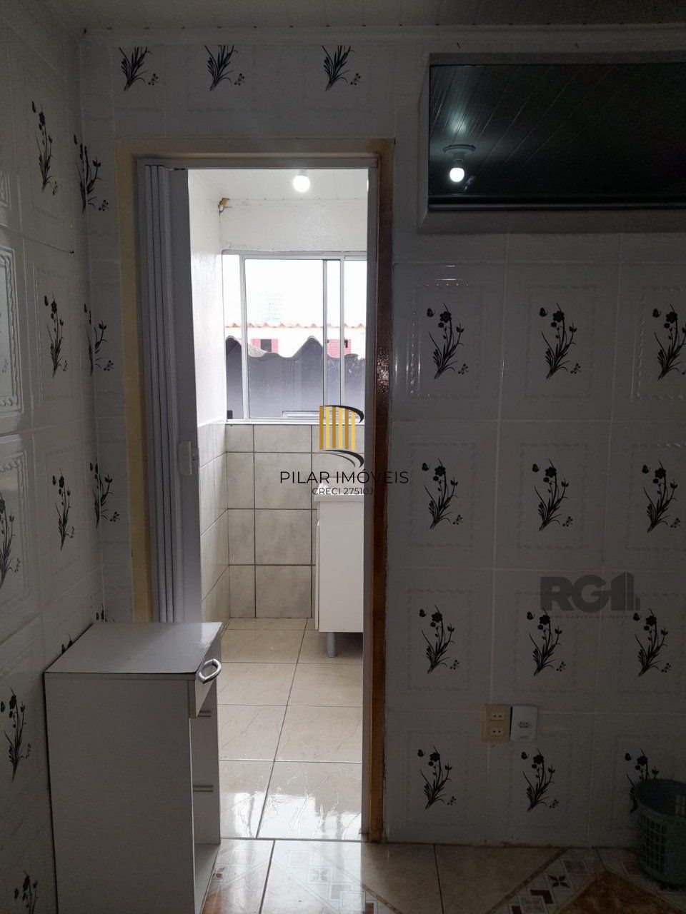 Apartamento 2 dormitórios com garagem fechada