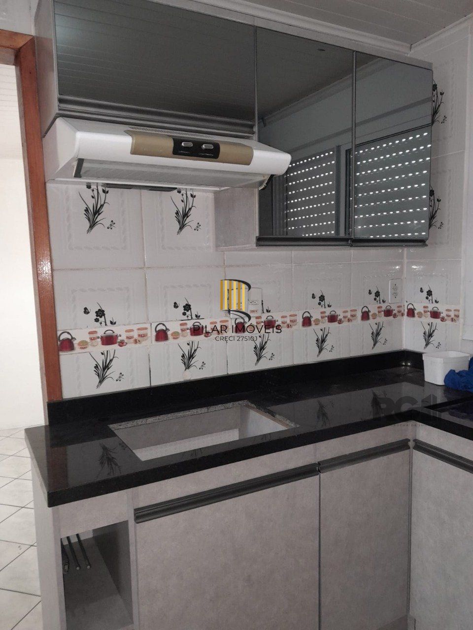 Apartamento 2 dormitórios com garagem fechada