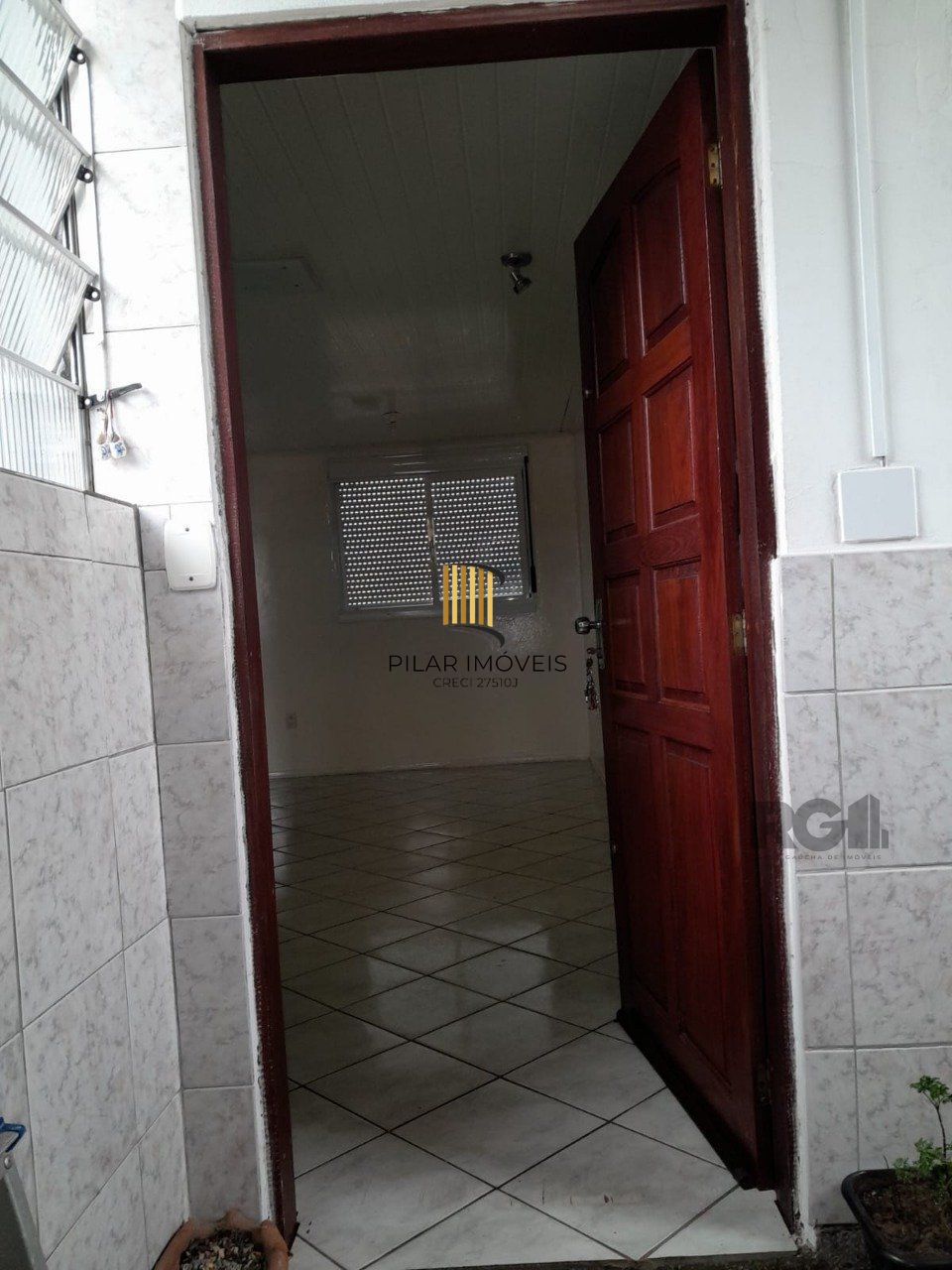 Apartamento 2 dormitórios com garagem fechada