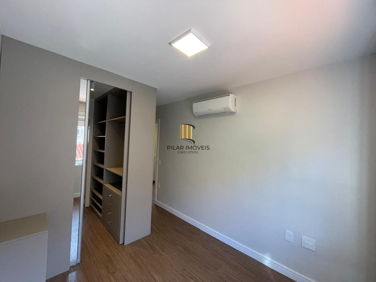 Casa de Condomínio 3 dormitórios no bairro Sarandi