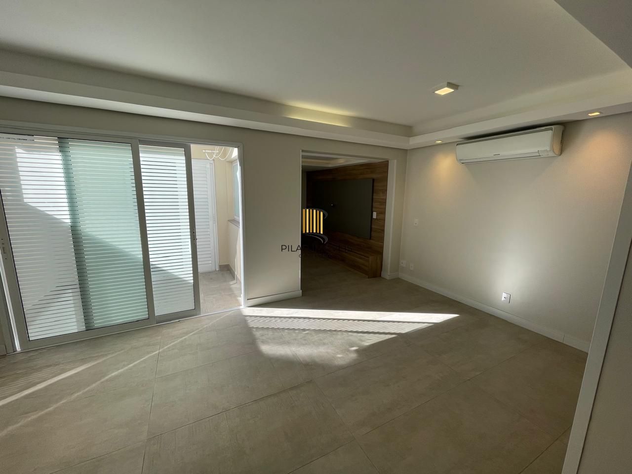 Casa de Condomínio 3 dormitórios no bairro Sarandi