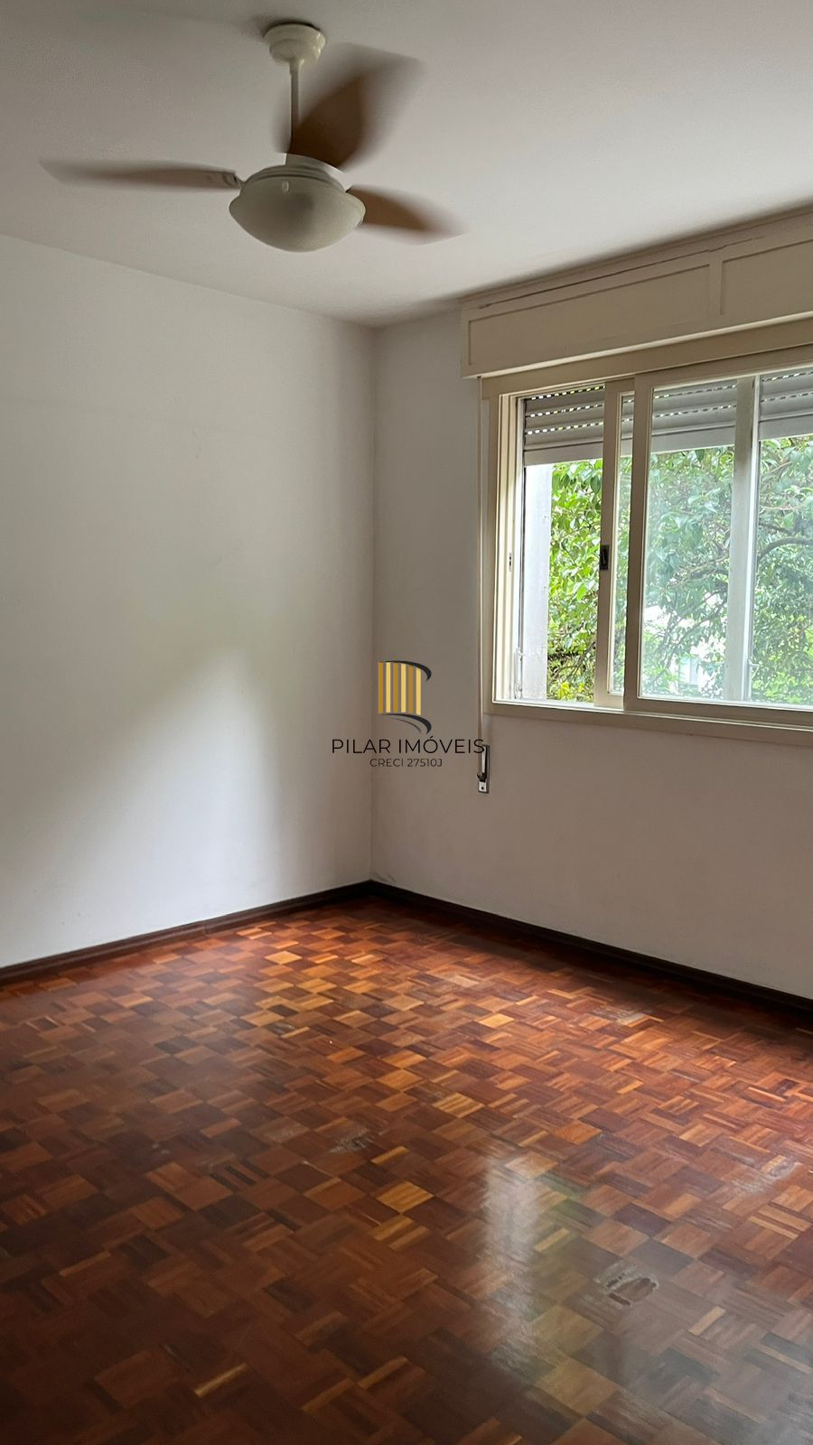 Apartamento 2 dormitórios com Dep. de Empregada