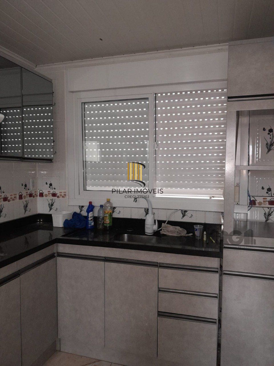 Apartamento 2 dormitórios com garagem fechada