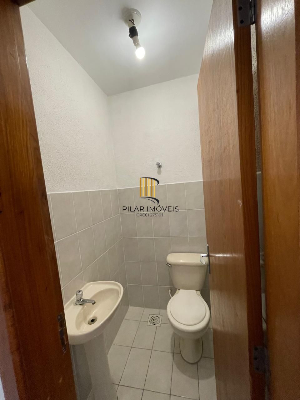 Sala Comercial com 59 m2 com terraço fechado