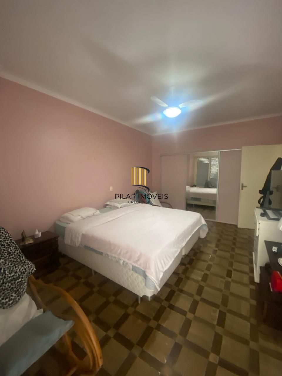 Apartamento de 3 dormitórios com 208m2 privativos em frente ao colégio Bom Conselho.