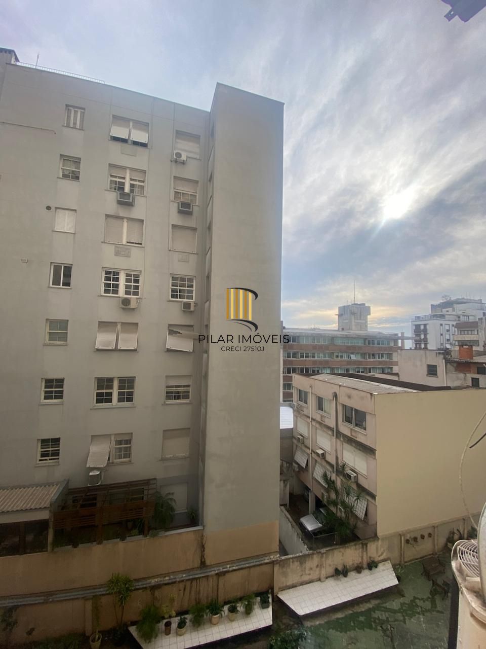 Apartamento de 3 dormitórios com 208m2 privativos em frente ao colégio Bom Conselho.