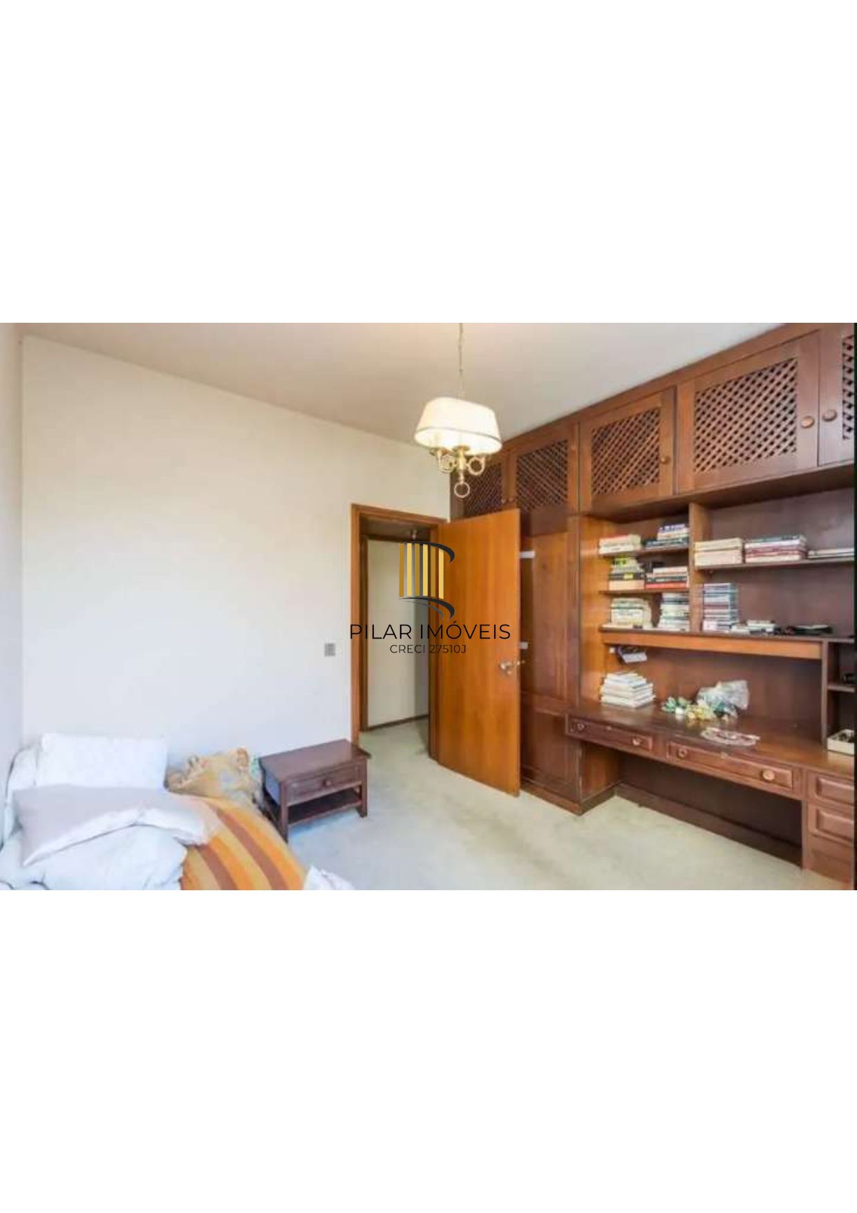 Espaçosa cobertura na rua mais charmosa do bairro Moinhos de Vento.