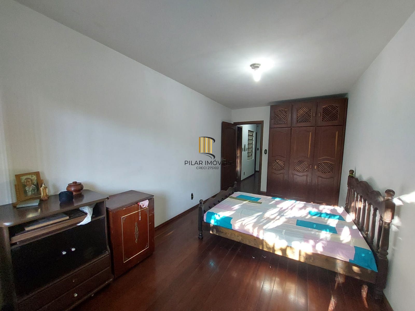 Casa com 5 dormitórios no bairro Rio Branco.