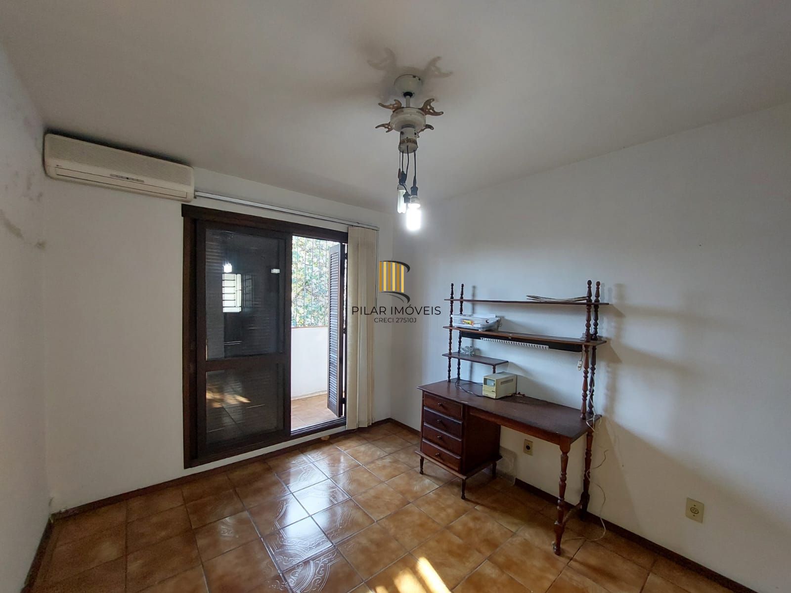 Casa com 5 dormitórios no bairro Rio Branco.