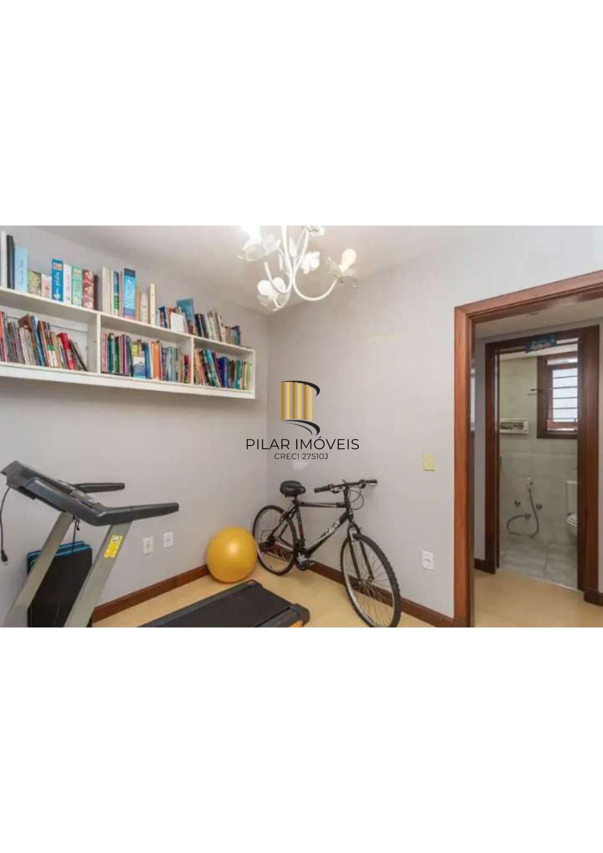 Semi mobiliado , 3 dormitórios ( 1 suite com closet), banho social e auxiliar no bairro Rio Branco.