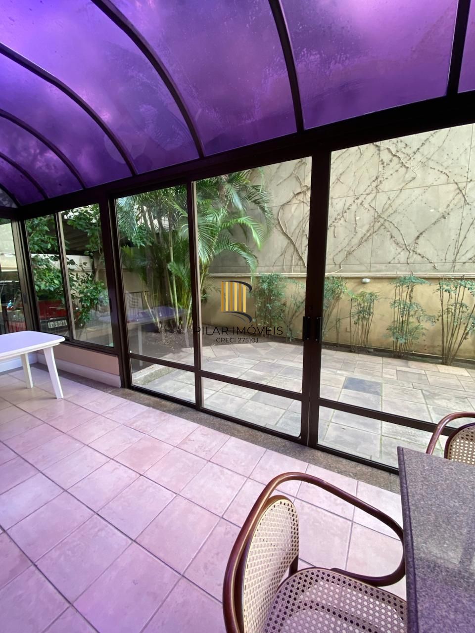 Apartamento 3 Dormitórios com Suíte, Closet, Sacada e Piso Laminado — Próximo ao Mãe de Deus e Praia de Belas