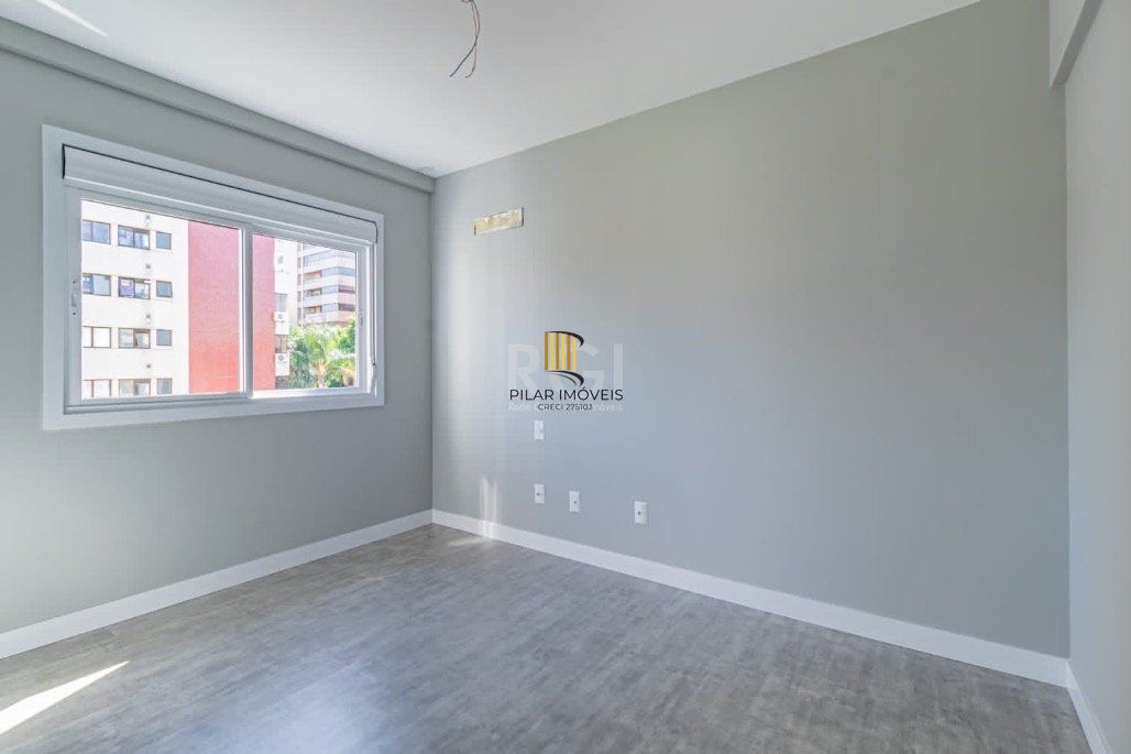 Apartamento  novo com 2 suites na avenida Bagé, bairro Petrópolis.