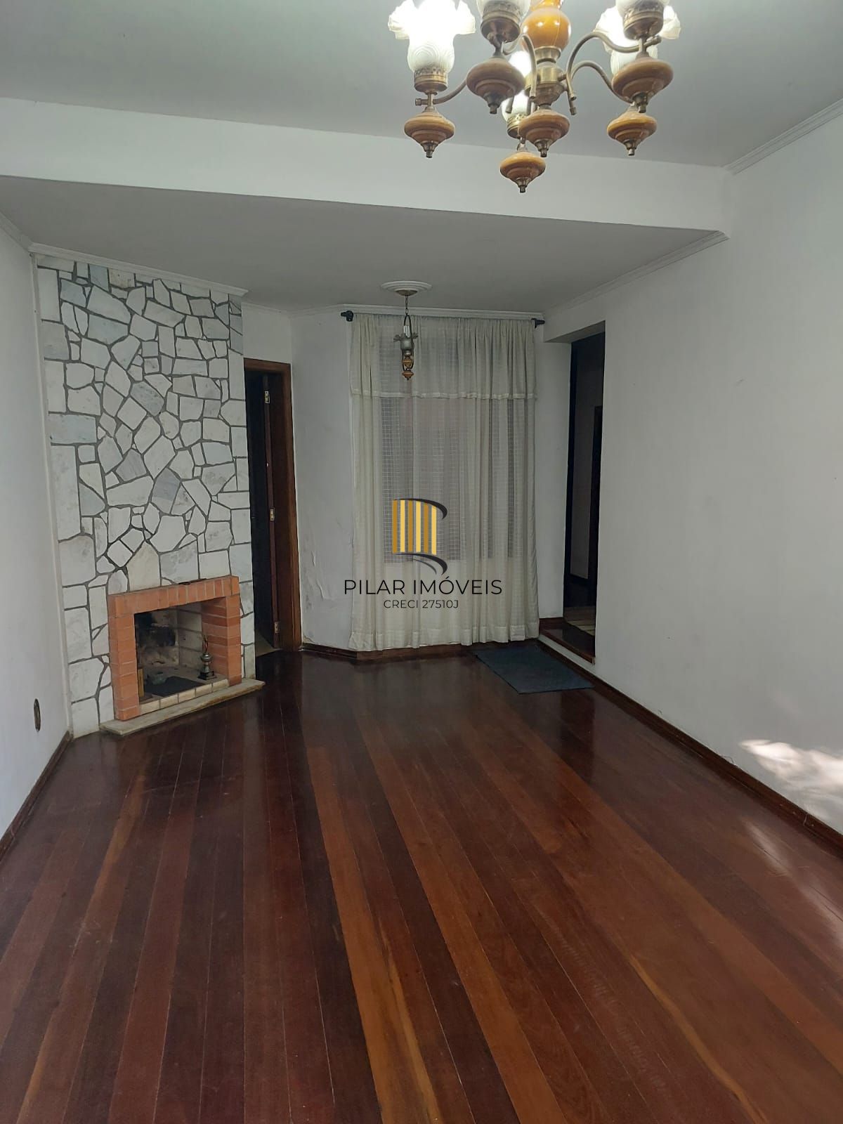 Casa com 5 dormitórios no bairro Rio Branco.