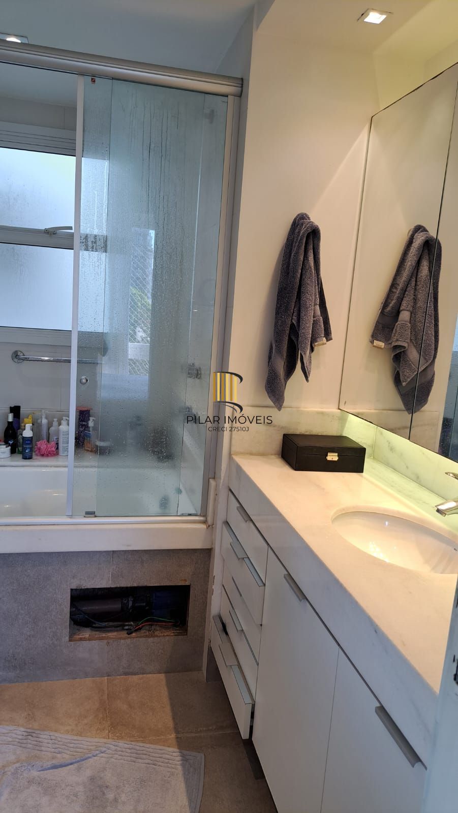 COBERTURA NO BAIRRO RIO BRANCO 3 DORMITÓRIOS