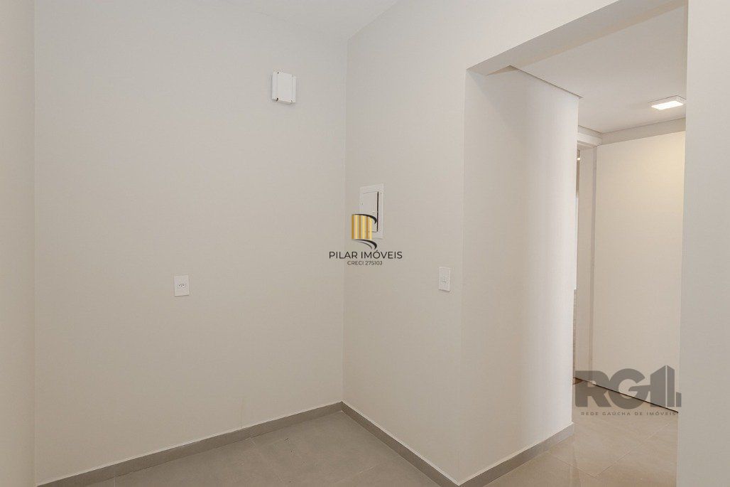 Apartamento totalmente reformado 2 dormitórios com 2 suítes, localizado no bairro Santana.
