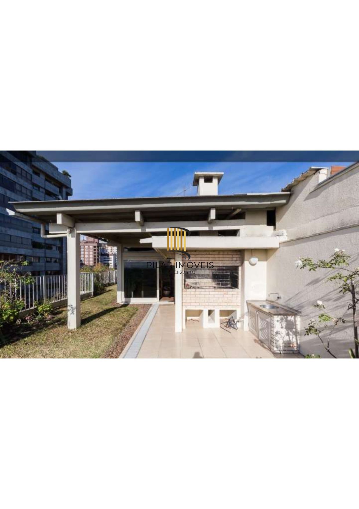 Espaçosa cobertura na rua mais charmosa do bairro Moinhos de Vento.