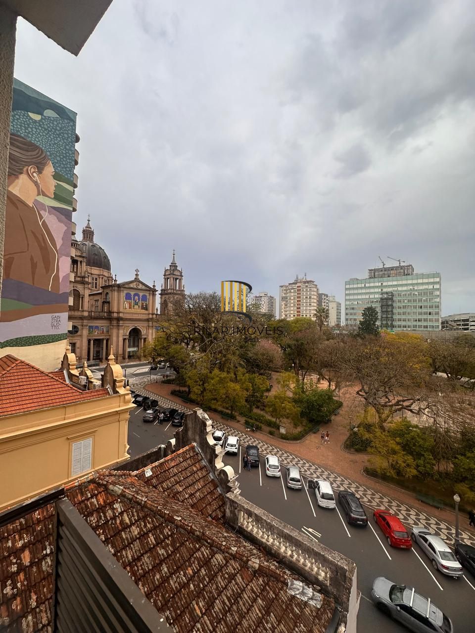 Belíssima Sala Comercial  no Centro Histórico de Porto Alegre.