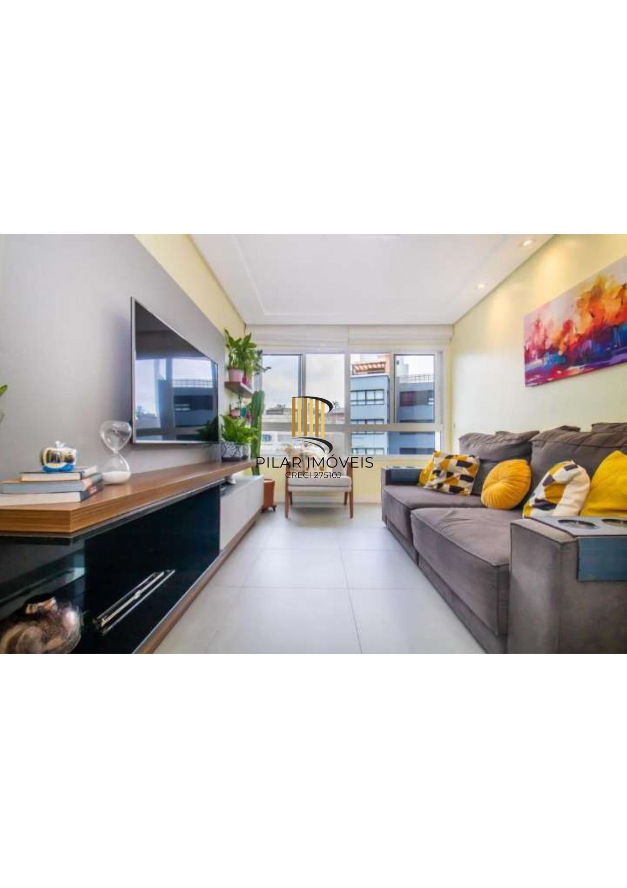 Semi mobiliado. Proximo ao zaffari da Carazinho.