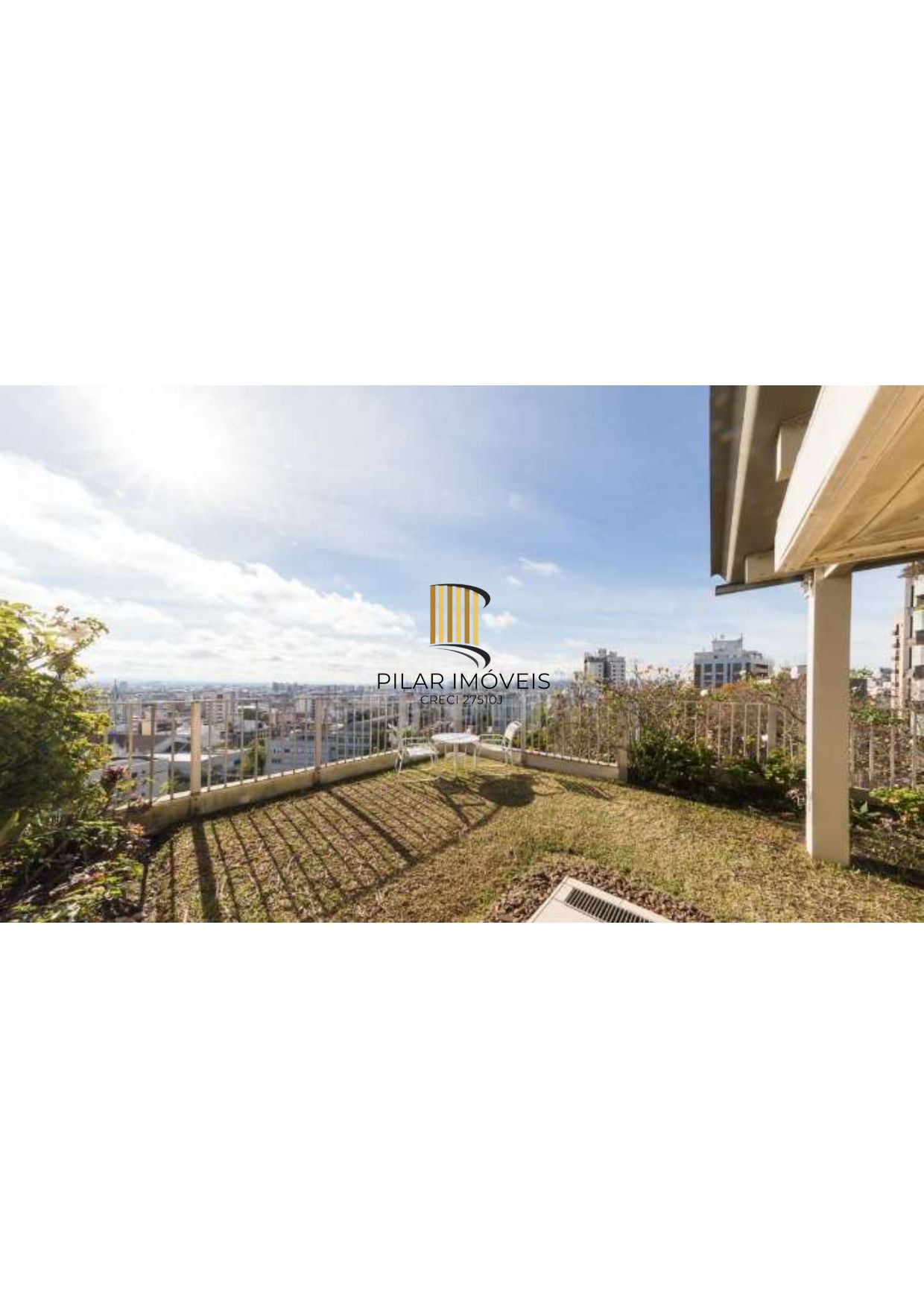 Espaçosa cobertura na rua mais charmosa do bairro Moinhos de Vento.