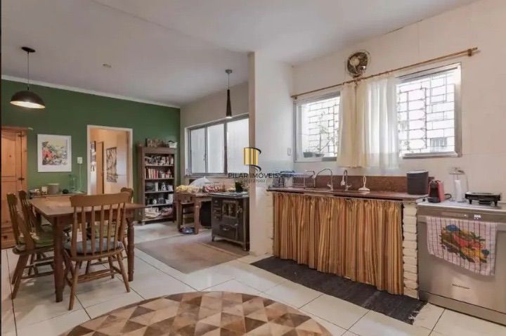 Apartamento Duplex com 3 dormitórios, churrasqueira, pátio no bairro Bom Fim!