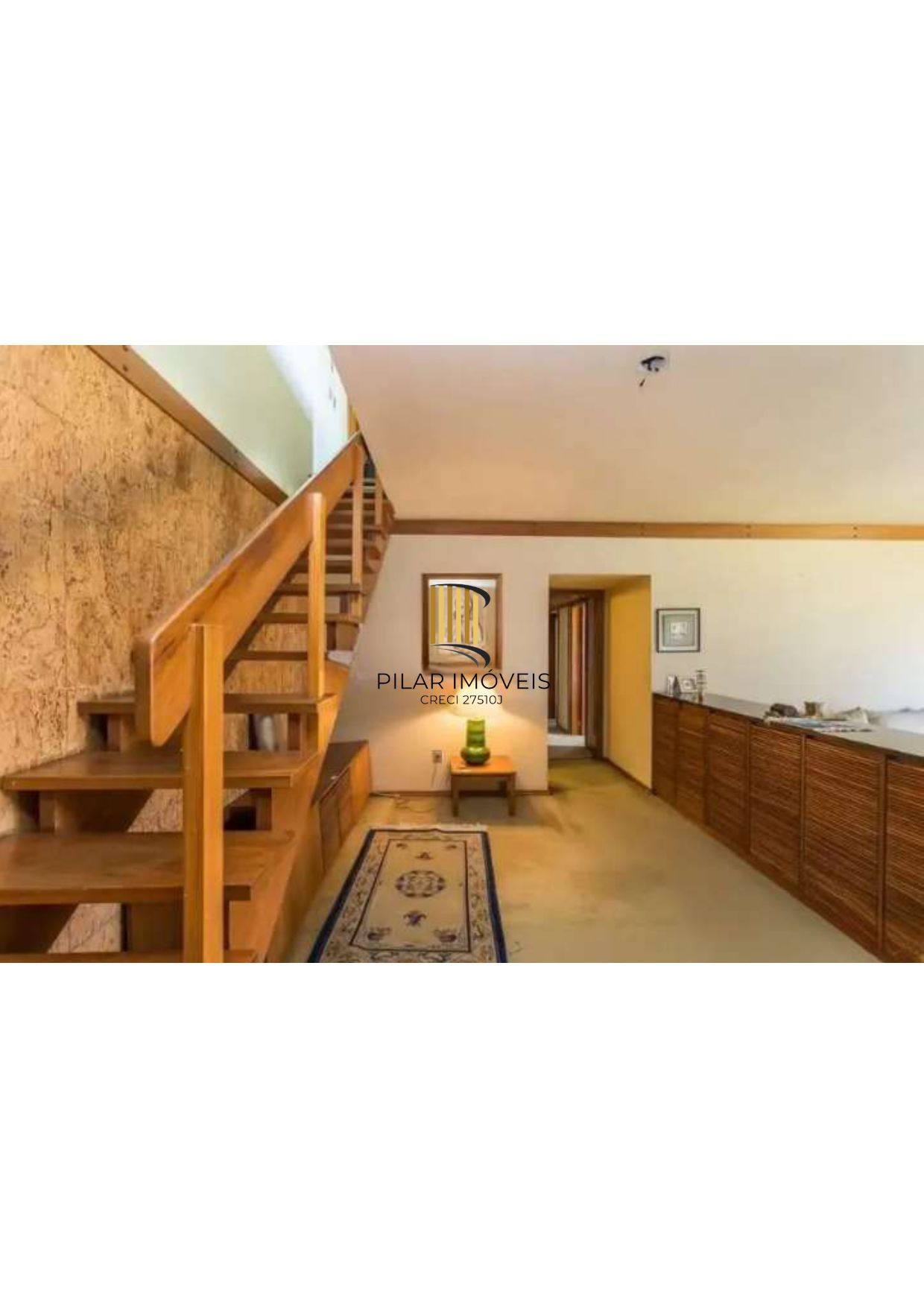 Espaçosa cobertura na rua mais charmosa do bairro Moinhos de Vento.