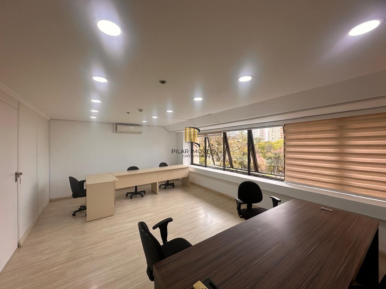 Belíssima Sala Comercial  no Centro Histórico de Porto Alegre.